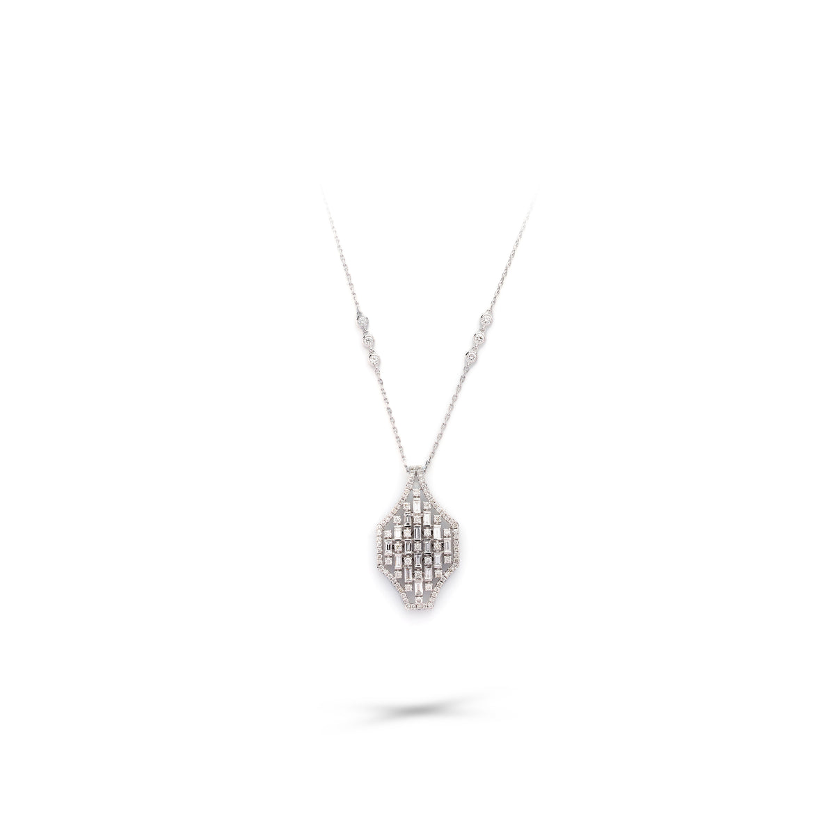 DIAMOND PENDANT SSP11820