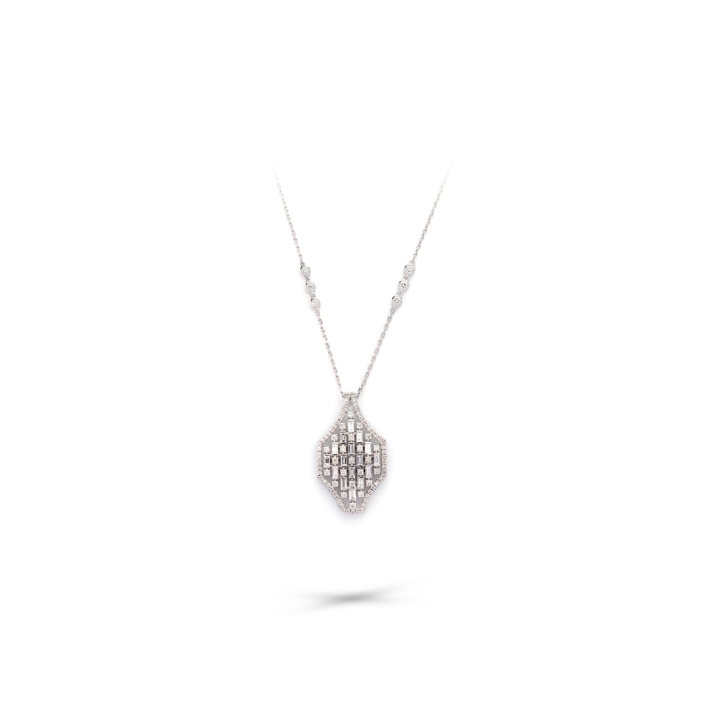 DIAMOND PENDANT SSP11820